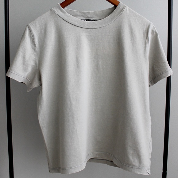 Zara Basic Tee. - Picture 2 of 5